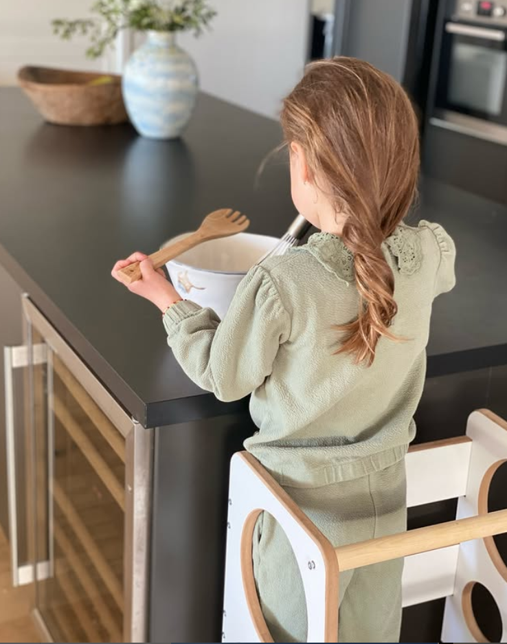 Kindoreli Montessori Learning Tower & Kitchen Helper – White MDF, Adjustable Height